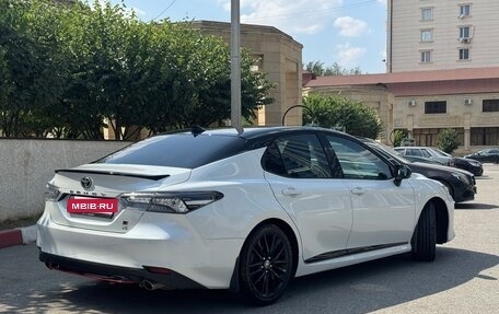 Toyota Camry, 2021 год, 3 550 000 рублей, 2 фотография