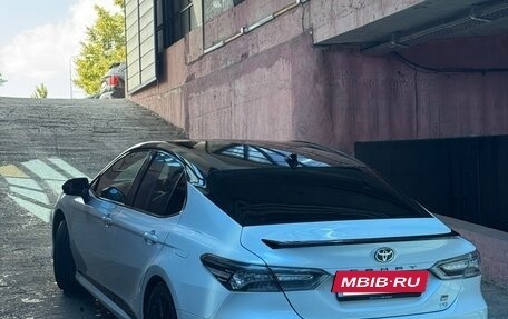 Toyota Camry, 2021 год, 3 550 000 рублей, 8 фотография