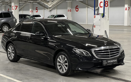 Mercedes-Benz E-Класс, 2019 год, 2 980 000 рублей, 7 фотография