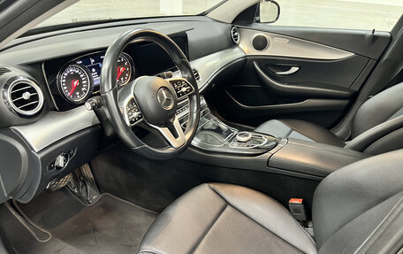 Mercedes-Benz E-Класс, 2019 год, 2 980 000 рублей, 20 фотография