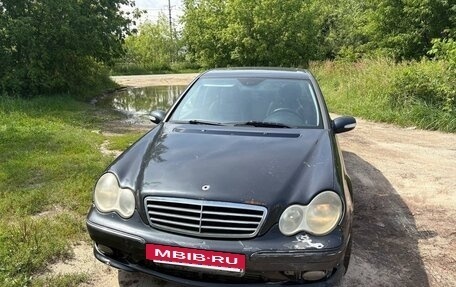 Mercedes-Benz C-Класс, 2004 год, 450 000 рублей, 7 фотография