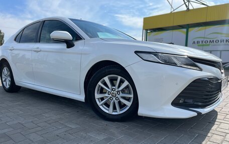 Toyota Camry, 2020 год, 2 800 000 рублей, 4 фотография