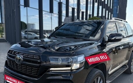 Toyota Land Cruiser 200, 2018 год, 7 500 000 рублей, 2 фотография