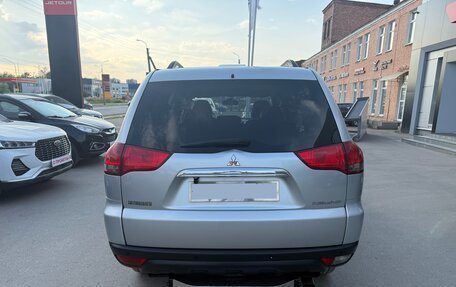 Mitsubishi Pajero Sport II рестайлинг, 2013 год, 1 360 000 рублей, 7 фотография
