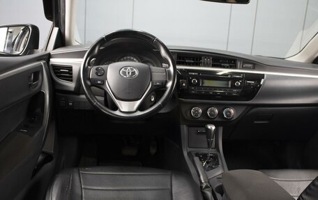 Toyota Corolla, 2015 год, 1 315 000 рублей, 6 фотография