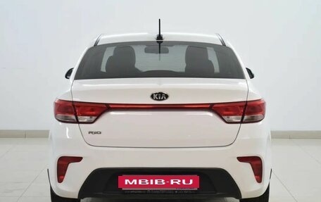 KIA Rio IV, 2017 год, 805 000 рублей, 3 фотография