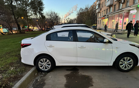 KIA Rio IV, 2021 год, 1 650 000 рублей, 2 фотография