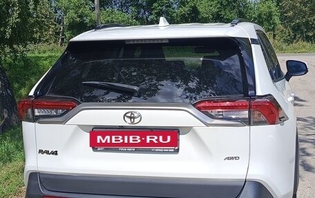 Toyota RAV4, 2019 год, 2 850 000 рублей, 3 фотография