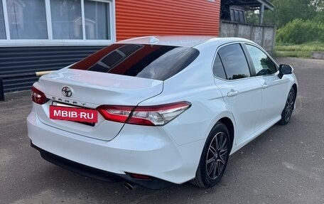 Toyota Camry, 2018 год, 2 200 000 рублей, 5 фотография