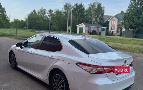Toyota Camry, 2018 год, 2 200 000 рублей, 3 фотография