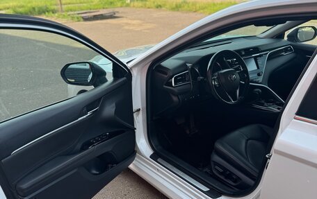 Toyota Camry, 2018 год, 2 200 000 рублей, 28 фотография