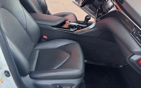 Toyota Camry, 2018 год, 2 200 000 рублей, 21 фотография