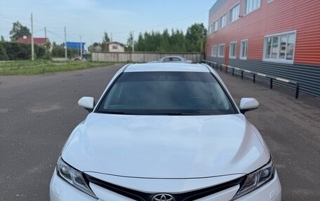 Toyota Camry, 2018 год, 2 200 000 рублей, 8 фотография