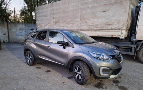 Renault Kaptur I рестайлинг, 2017 год, 1 450 000 рублей, 2 фотография