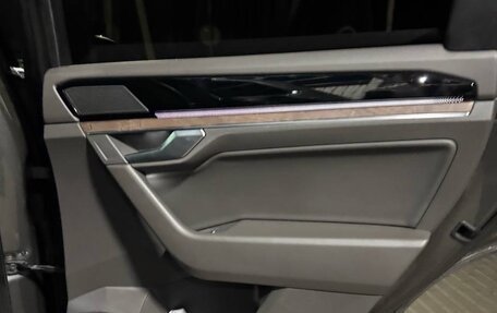 Volkswagen Touareg III, 2019 год, 3 800 000 рублей, 5 фотография