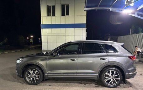 Volkswagen Touareg III, 2019 год, 3 800 000 рублей, 2 фотография