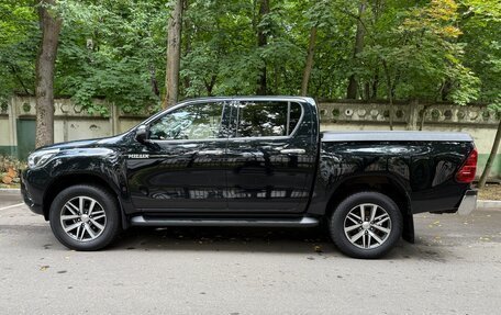 Toyota Hilux VIII, 2019 год, 3 700 000 рублей, 10 фотография