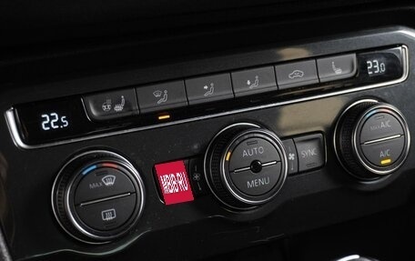 Volkswagen Tiguan II, 2019 год, 1 839 000 рублей, 16 фотография