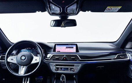 BMW 7 серия, 2019 год, 4 600 000 рублей, 8 фотография