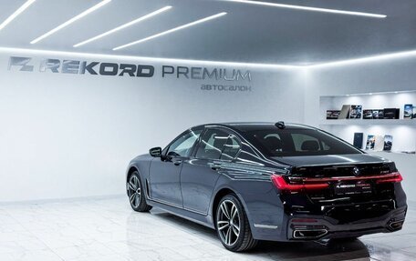 BMW 7 серия, 2019 год, 4 600 000 рублей, 40 фотография