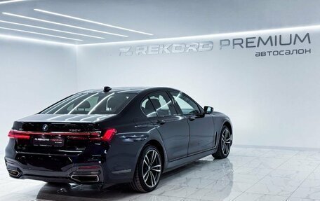 BMW 7 серия, 2019 год, 4 600 000 рублей, 38 фотография