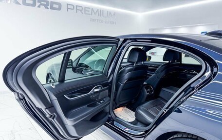 BMW 7 серия, 2019 год, 4 600 000 рублей, 32 фотография