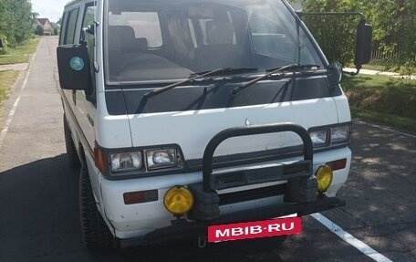 Mitsubishi Delica III, 1988 год, 370 000 рублей, 4 фотография