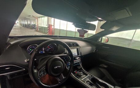 Jaguar XE I рестайлинг, 2015 год, 1 990 000 рублей, 7 фотография