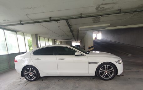 Jaguar XE I рестайлинг, 2015 год, 1 990 000 рублей, 6 фотография