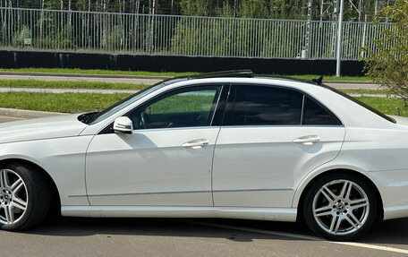 Mercedes-Benz E-Класс, 2011 год, 1 275 000 рублей, 2 фотография