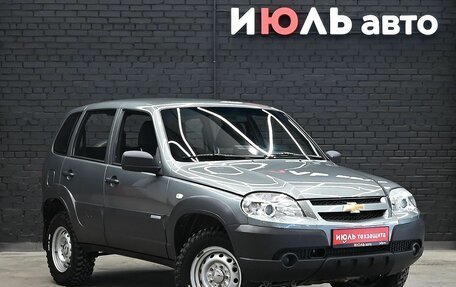 Chevrolet Niva I рестайлинг, 2012 год, 650 000 рублей, 3 фотография