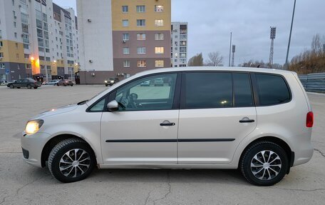 Volkswagen Touran III, 2011 год, 728 000 рублей, 4 фотография