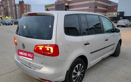 Volkswagen Touran III, 2011 год, 728 000 рублей, 7 фотография
