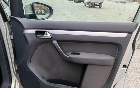 Volkswagen Touran III, 2011 год, 728 000 рублей, 17 фотография