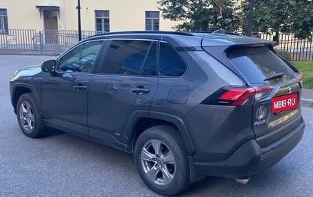 Toyota RAV4, 2022 год, 3 800 000 рублей, 5 фотография