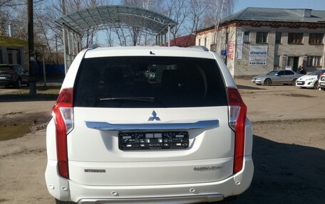 Mitsubishi Pajero Sport III рестайлинг, 2016 год, 3 000 000 рублей, 5 фотография