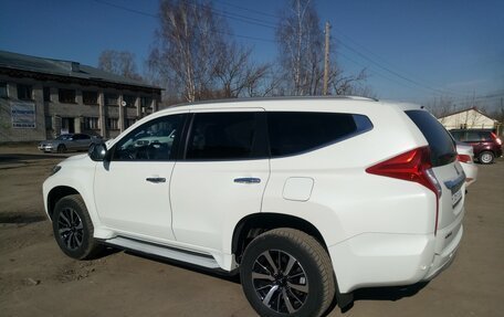 Mitsubishi Pajero Sport III рестайлинг, 2016 год, 3 000 000 рублей, 10 фотография