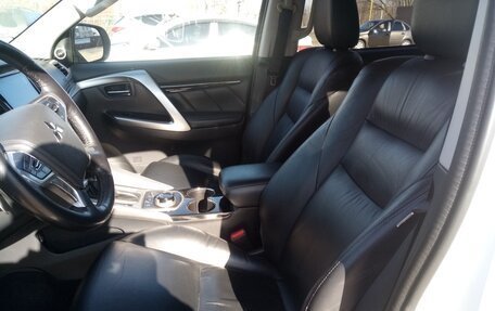 Mitsubishi Pajero Sport III рестайлинг, 2016 год, 3 000 000 рублей, 7 фотография