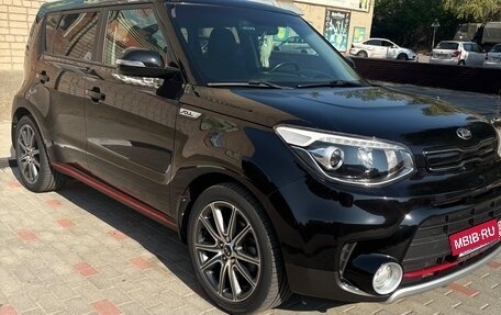 KIA Soul II рестайлинг, 2017 год, 2 150 000 рублей, 2 фотография