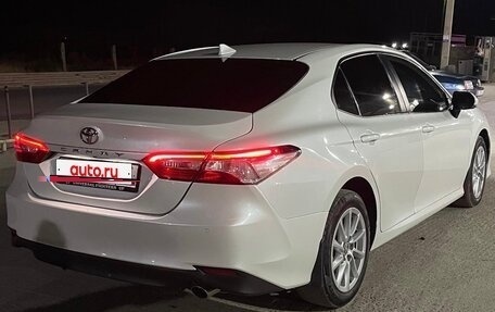 Toyota Camry, 2021 год, 2 350 000 рублей, 6 фотография