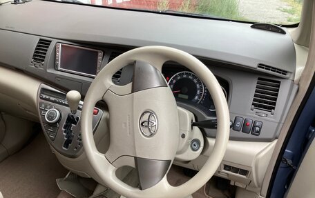 Toyota ISis I, 2009 год, 1 100 000 рублей, 17 фотография