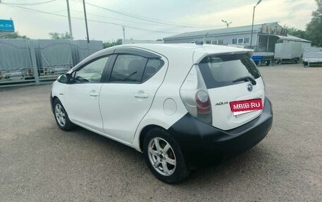 Toyota Aqua I, 2012 год, 795 000 рублей, 2 фотография