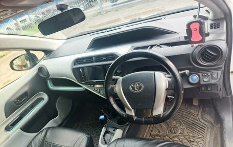 Toyota Aqua I, 2012 год, 795 000 рублей, 12 фотография