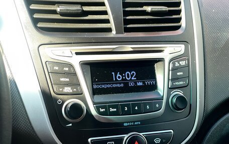 Hyundai Solaris II рестайлинг, 2015 год, 1 099 000 рублей, 22 фотография