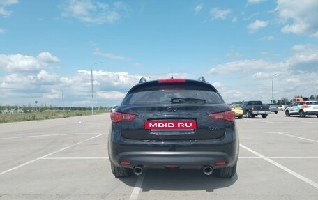 Infiniti QX70, 2017 год, 3 150 000 рублей, 15 фотография