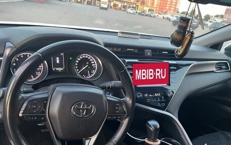 Toyota Camry, 2019 год, 2 490 000 рублей, 10 фотография