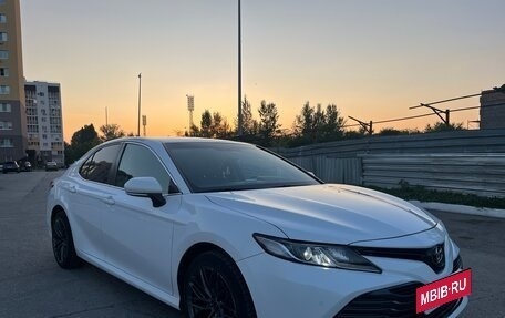 Toyota Camry, 2019 год, 2 490 000 рублей, 3 фотография