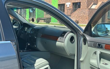 Volkswagen Touareg III, 2004 год, 1 090 000 рублей, 9 фотография
