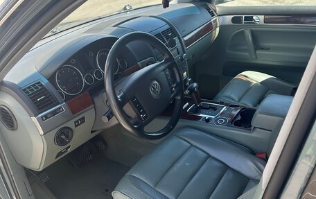 Volkswagen Touareg III, 2004 год, 1 090 000 рублей, 19 фотография