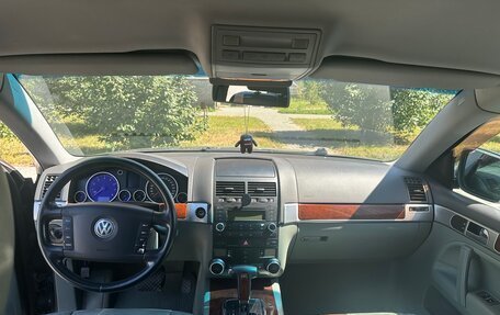 Volkswagen Touareg III, 2004 год, 1 090 000 рублей, 21 фотография